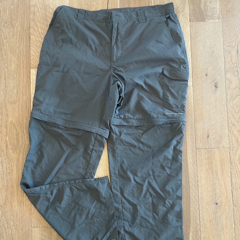 Great condition men’s PFG convertible Omni shield